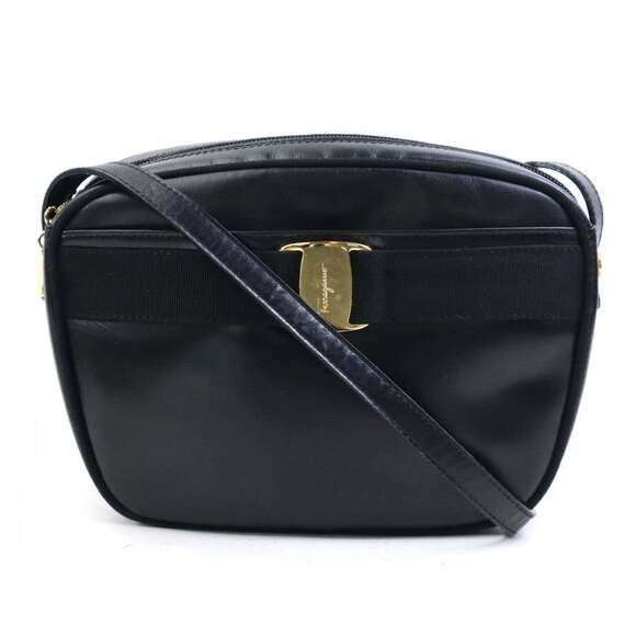 Salvatore Ferragamo Vara Leather Shoulder Bag in Black and Gold for Women (e6...
